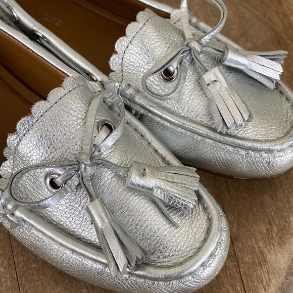 Coach Shoes Silver Olympia Tassel Moccasin Loafers Women's Size 6.5 - Picture 2 of 10